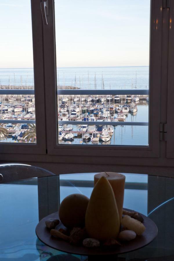 Candela'S Beach Port Masnou Luaran gambar